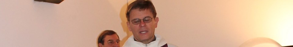 Don Francesco Baronchelli partecipa a un incontro organizzato dalla parrocchia di San Frumenzio