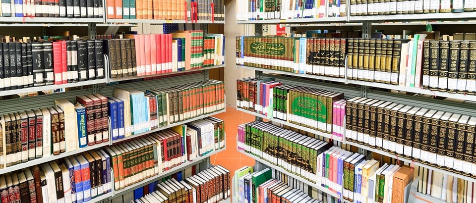 The Library is the beating heart of PISAI. Since its foundation, it has specialized in books and publications dealing with Arab and Muslim culture