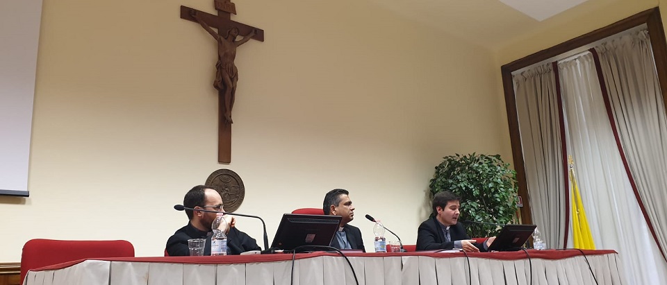 Lunedì 3 giugno 2019 alle ore 17.00, presso la Pontificia Università Gregoriana, Antonio Navarro Carmona ha difeso la sua tesi di dottorato in missiologia