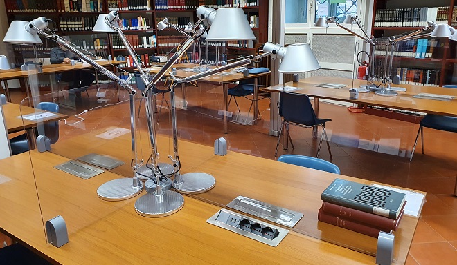 The reading room contains very important tools for study and research: dictionaries, grammar books, encyclopaedias...