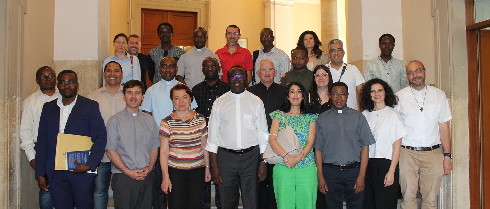 On Tuesday, 21 June 2022, the official closing of the 2021-2022 Academic Year was celebrated. After the Eucharist, Prof. Cottini recalled the steps of the history of Islamochristiana