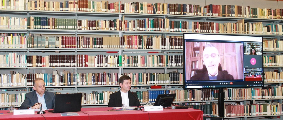 Thursday 1 December 2022, the Maurice Borrmans Library of the PISAI hosted the presentation of the book L’ospitalità divina e la fraternità umana. L’altro nel dialogo islamo-cristiano